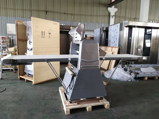 630mm European Dough Sheeter/ Pastry Dough Roller Machine per prestazioni ottimali