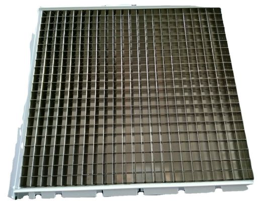 45 kg/giorno Capacità giornaliera Macchina per la fabbricazione di ghiaccio a blocchi commerciale con muffa a cubetti di ghiaccio da 22*22*22 mm