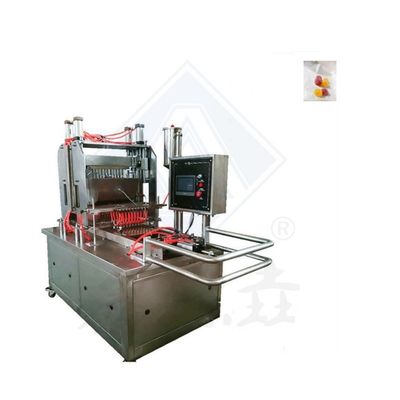 Macchina per la produzione di caramelle a base di gomma