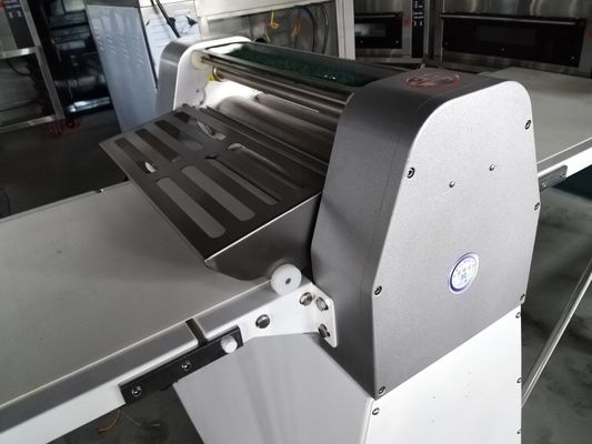 Macchina di preparazione del pane croissant di pizza automatico professionale per la panetteria