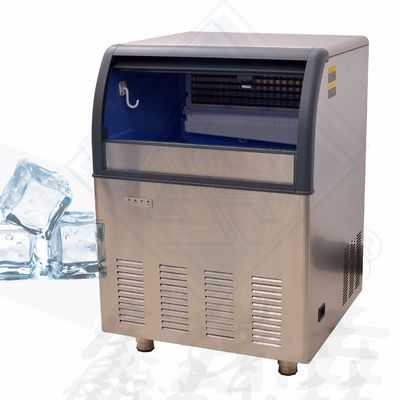 Macchina automatica per la fabbricazione di blocchi di ghiaccio