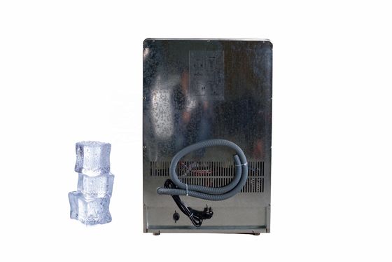 Macchina per la fabbricazione di cubetti di ghiaccio Commerciale 5000 kg Compressore Sanyo automatico di raffreddamento dell'aria
