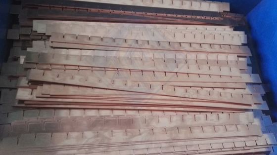 Produttore di ghiaccio trasparente commerciale con compressore di refrigerazione e peso di 1 kg