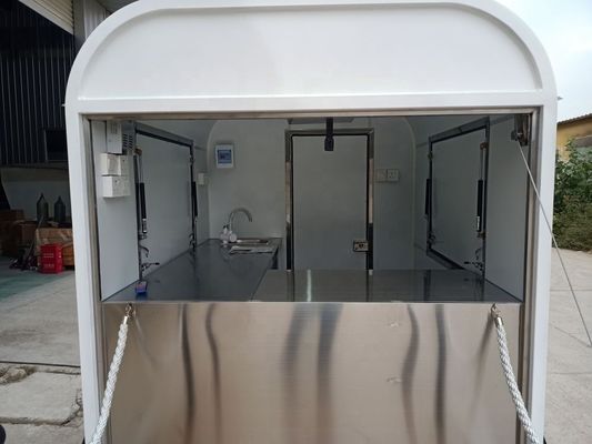 Carrozze alimentari mobili professionali della principale azienda pubblicitaria.