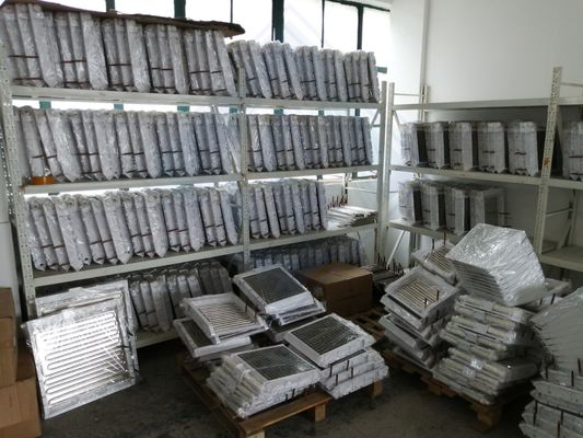 Produttore di cubi di ghiaccio industriali commerciali 19*36 Evaporatore automatico di ghiaccio di diversi tipi