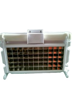 Produttore industriale di cubetti di ghiaccio con capacità di produzione di 65 kg/24h e sistema di raffreddamento ad aria/acqua