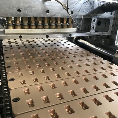 Funzione Macchina di versamento per la produzione automatica di gelatina da orso gommoso