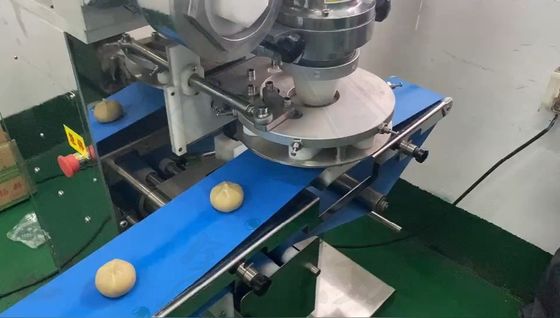 2020 Anno Automatico Dolce Rotondo Kubba Mochi gelato di riempimento / incrustazione macchina