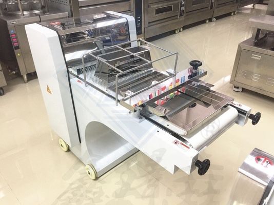 Stretcher e tagliatore multifunzionale per pasta di pane di uova e pasta per pane di pizza