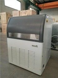 320w Fornitura di energia 200kg/giorno Macchina per la produzione di cubetti di ghiaccio in acciaio inossidabile per la ristorazione alberghiera