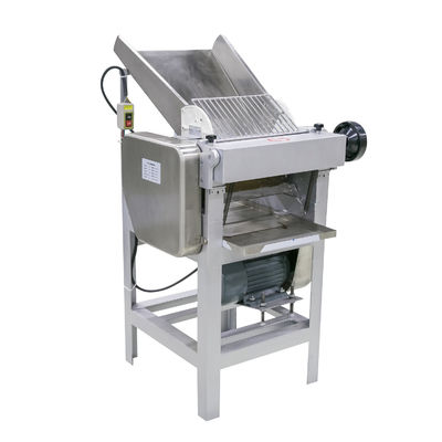 Piastra di rotolamento di pasta professionale per la cottura di pasticcini croccanti 2430*880*1230MM Dimensione