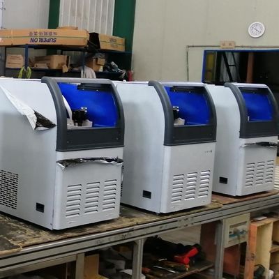 Macchina commerciale per la fabbricazione di cubetti di ghiaccio di dimensioni 430x520x800 con grande capacità di stoccaggio di ghiaccio da 1000 kg
