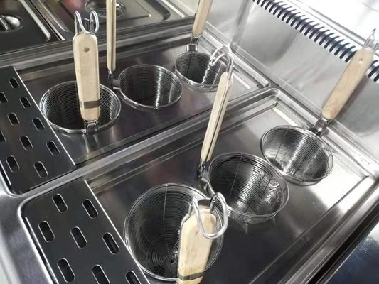Elegante cucina a gas in acciaio inossidabile per cucina di ristorazione