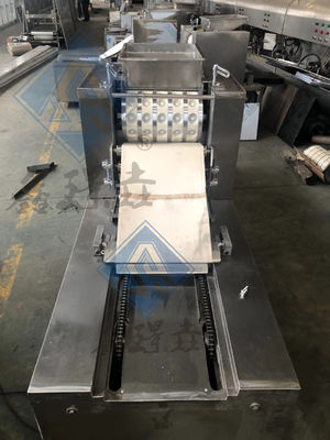 Macchina automatica per la produzione di biscotti e biscotti