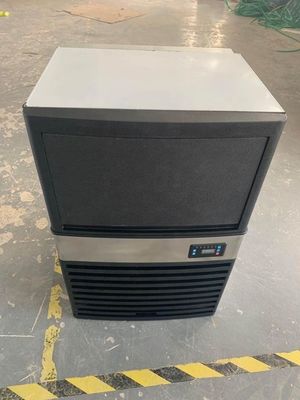Capacità di stoccaggio di ghiaccio di 500 kg Maker automatico di ghiaccio industriale per l'estrazione di energia