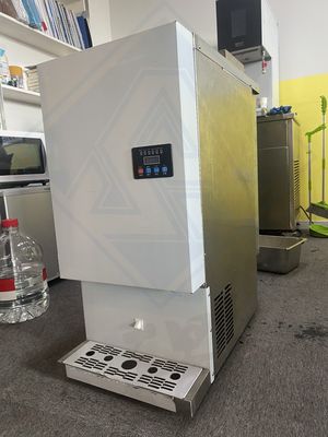 Modalità di raffreddamento Cubo di raffreddamento a aria Ice Cube Maker Industrial 120kg Ice Machine Automatica