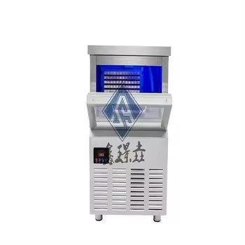 Macchina per la fabbricazione di cubi di ghiaccio industriali con raffreddamento ad acqua e funzione automatica