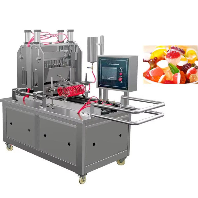 1.5KW Chocolate Toffee Lollipop Gummy Bear Machine per 50 kg/h di fabbricazione di caramelle industriali